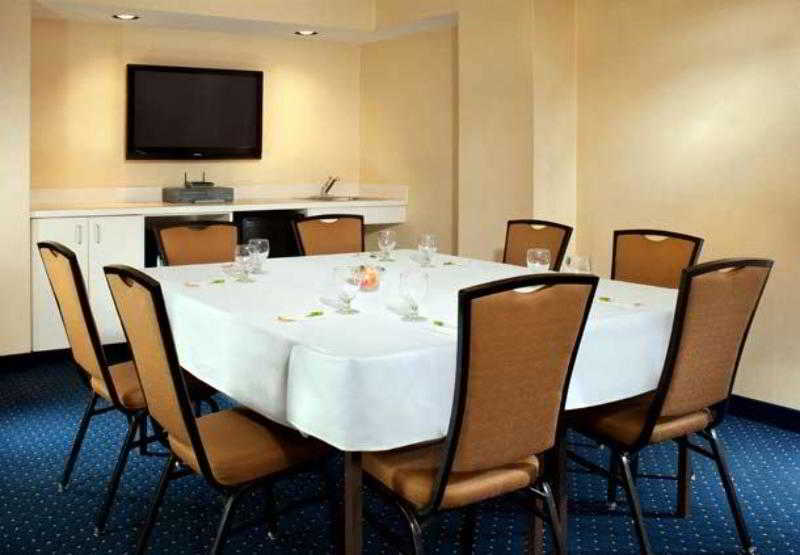 Courtyard Cleveland Independence Hotel Luaran gambar